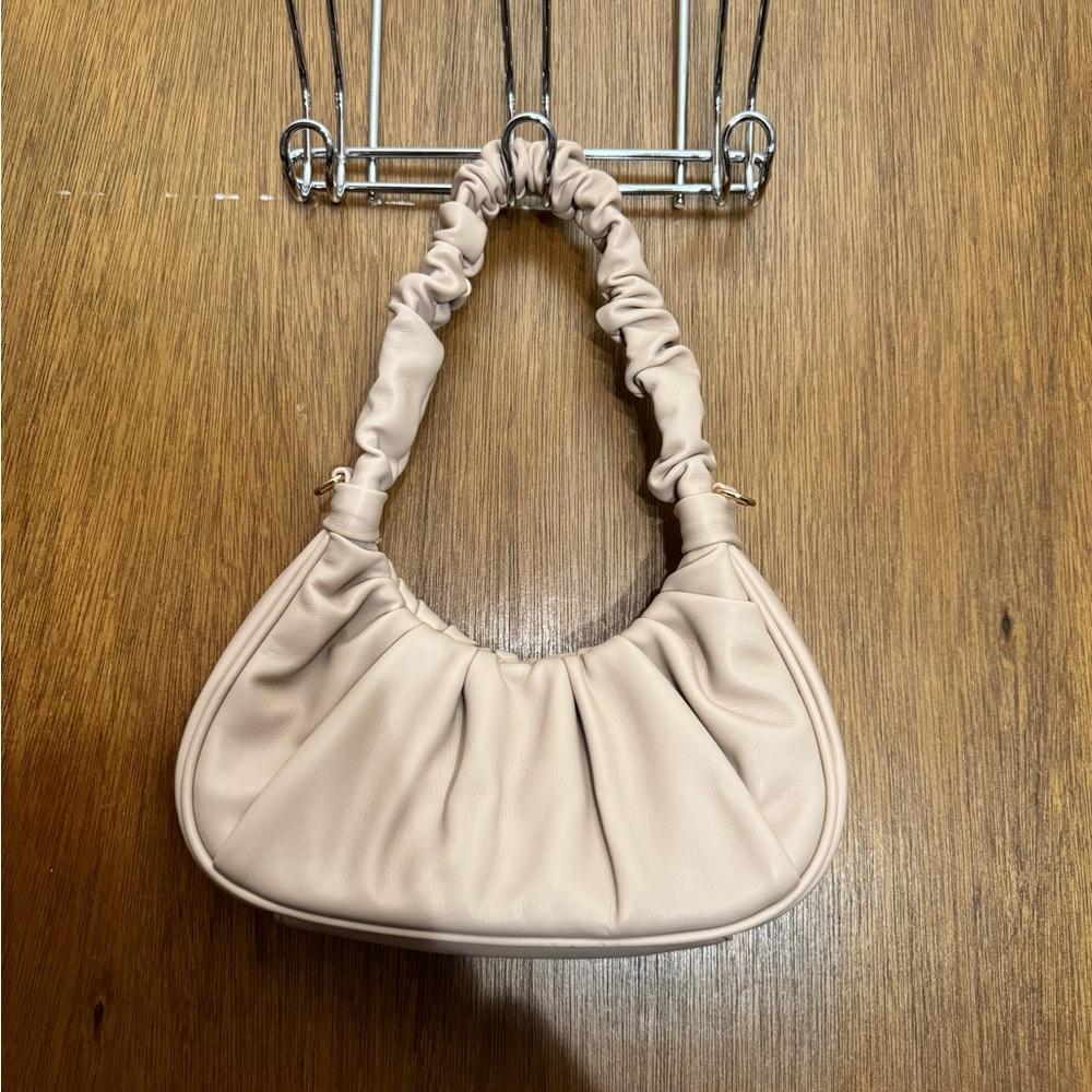 Cream shoulder bag